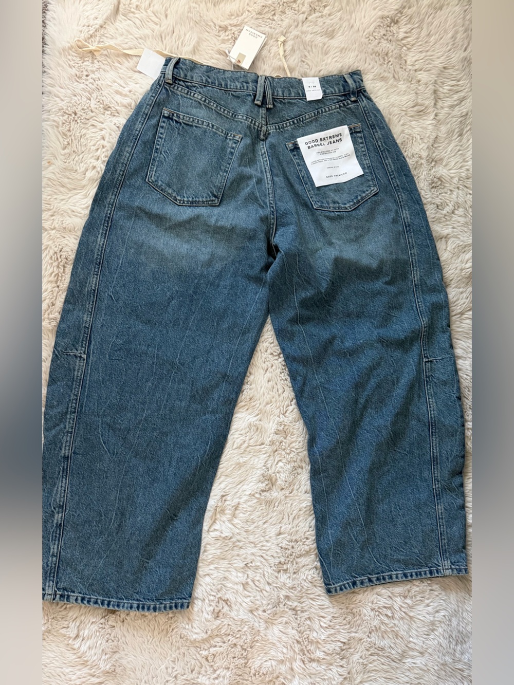 Good American Washed Blue Wide Leg Jeans - Picture 9 of 10